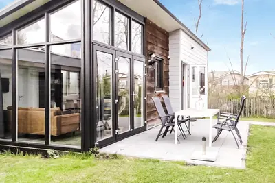 Image de Belle maison à Sint-Annaland avec sauna
