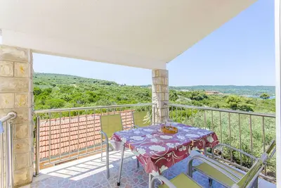Image de Appartements Kažimir (45981-A4) - Necujam - île de Solta