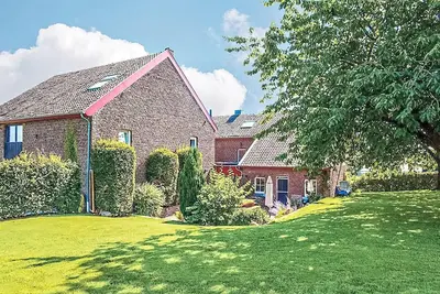 Image de Belle maison de 7 chambres à Remersdaal