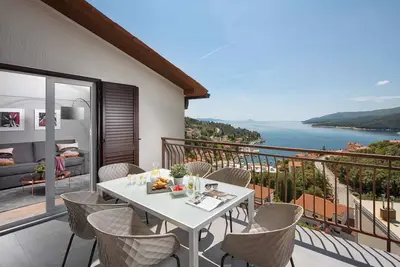 Image de Appartement de vacances avec balcon et vue sur la mer