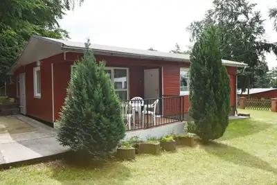 Image de Ferienbungalow A - bungalows de vacances en bordure de la forêt de hêtres dans la station balnéaire de Sellin, dans la mer Baltique