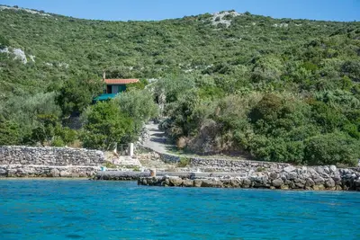 Image de Maison Tvrdica (14931-K1) - Tkon - île de Pasman
