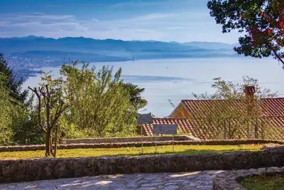 Image de Maison confortable Ă Pobri avec vue sur.