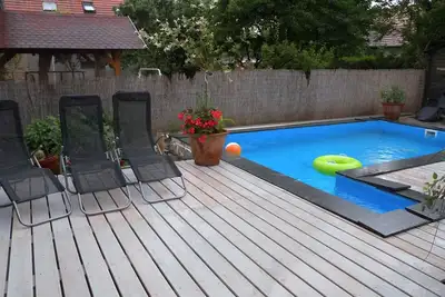 Image de Appartement de vacances avec piscine, air conditionné et machine à laver