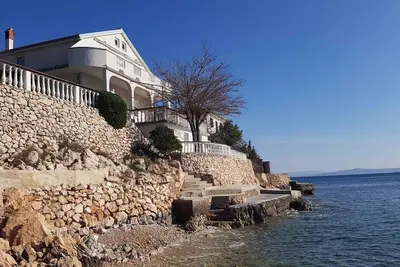 Appartement de vacances avec climatisation au bord de l'eau