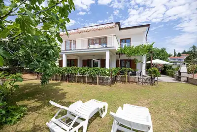 Image de Appartement de vacances dans un endroit calme avec terrasse