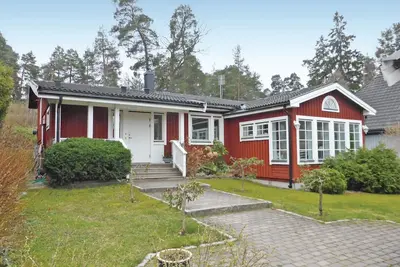 Image de Belle maison à Saltsjö-Boo avec sauna
