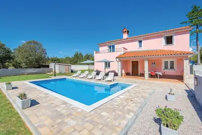 Image de Superbe maison à Plomin avec WiFi