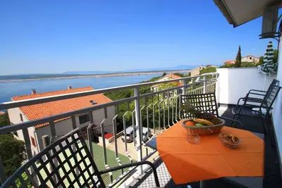 Image de Appartement de vacances avec balcon et vue sur la mer