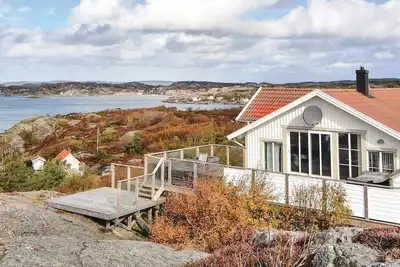 Image de Belle maison à Kyrkesund avec sauna