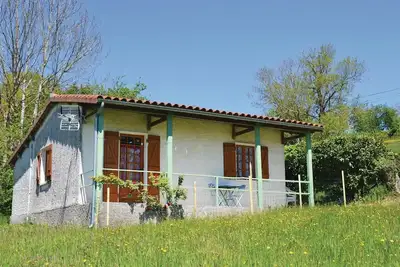 Image de Belle maison Ă St. Bressou avec cuisine
