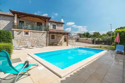 Image de Superbe maison de 2 chambres Ă Visnjan