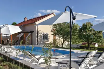 Image de Superbe maison Ă Bajagic avec WiFi