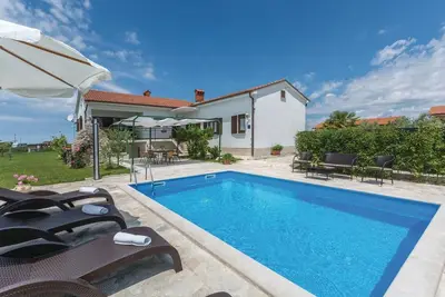 Image de Superbe maison à Brtonigla avec cuisine