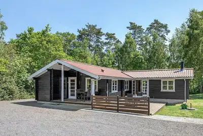 Image de Belle maison Ă Aakirkeby avec sauna