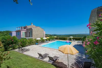 Image de Superbe maison Ă Baredine avec WiFi