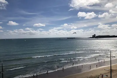 Image de Appartement T2 refait à neuf avec balcon face mer et ascenseur, au cœur des Sables-d'Olonne