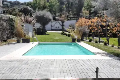 Homerez - Maison à Covelas, vue montagnes