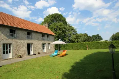 Image de Maison champêtre avec jardin, barbecue et Internet à Beslon