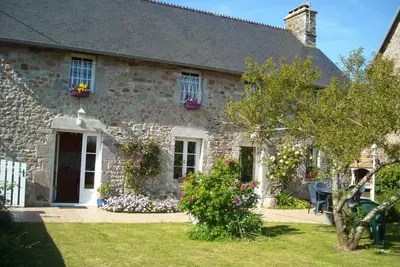Image de Maison familiale avec jardin clos, Wifi et garage à Orval sur Sienne