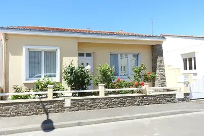 Image de Charmant T3 avec Jardin Clos à 700m de la Plage et Commerces