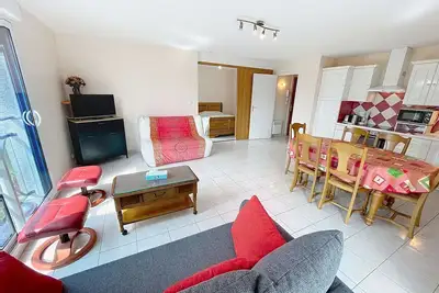 Image de Appartement avec parking à 250m de la plage, proche commerces