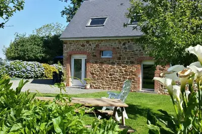 Image de Maison de charme 4 pers, 2 ch, jardin privé, cheminée, Wifi, proche verger, ménage inclus