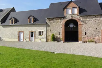 Image de Maison de ferme en pierre, confort moderne, jardin clos, proche plage Utah Beach, idéale familles.