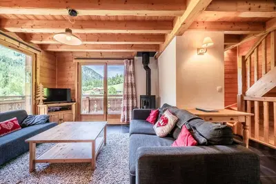 Image de Dalle Cachée: Chalet typique, 4 chambres, secteur l'Erigné