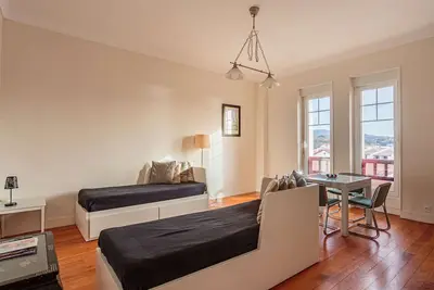 Image de Appartement rénové, à 2 pas de la plage et commerces