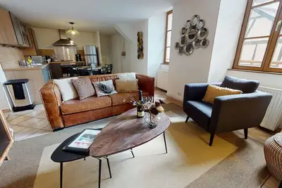 Image de sous les tilleuls 80m2 1 free parking 2br