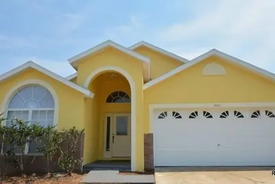 Image de Belle 5 chambres, villa de 4 salle de bain avec salle de jeux, piscine, spa & vue sur le lac
