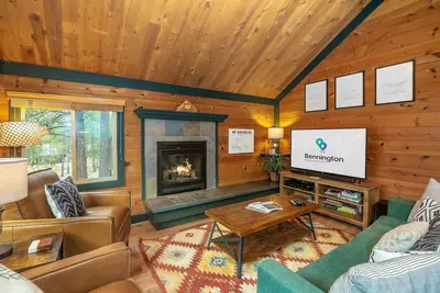 Image de Cabane 3 chambres, suite principale en loft privé, bain à remous et barbecue au gaz