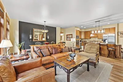 Image de Véritable Ski-In / Ski-Out, 2 Master Suites, 2 balcons privés, Wifi gratuit