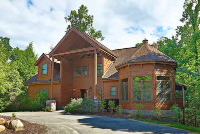Image de Majestic Manor est vraiment à couper le souffle. À première vue, vous penserez certainement «Wow! »