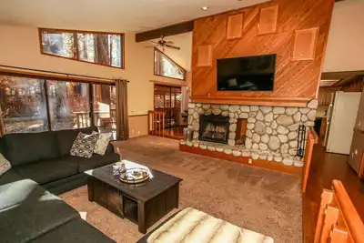 Image de Evergreen Retreat- Marcher à Snow Summit W / Spa!