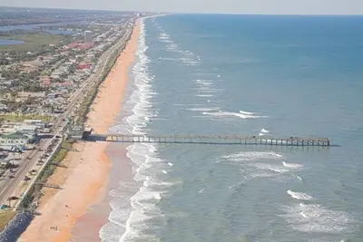 Image de Bord de l'eau à la maison w / dock! 3 min. de la plage. Animaux acceptés