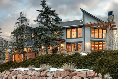 Image de Grande valeur! Près de la rue principale et du ski! Meilleures vues sur Park City et Deer Valley!