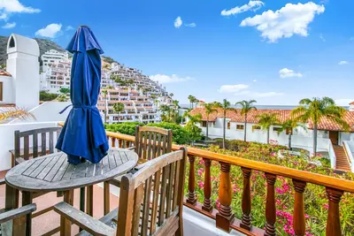 Image de Belle villa de 150 m², cheminée, belles vues sur l'océan, 36 marches.