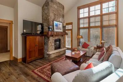 Image de Ski-In / Ski-Out, Spacieux Penthouse 3 chambres, Vues sur les pentes de près, Wifi gratuit