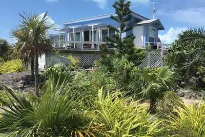 Éloignez-vous du stress quotidien de la vie dans ce chalet de plage tranquille.