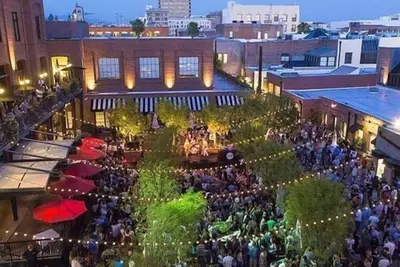 Image de 2b / 1bth - Mid Century - 10 minutes de la vieille ville