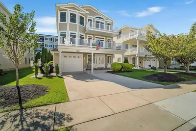 Image de Beach Block, plan d'étage ouvert, idéal pour les grandes familles, les grands ponts! Parfait! ! !