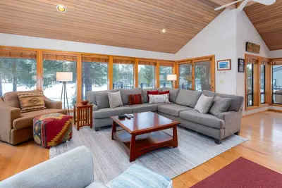 Image de Situé sur le parcours de golf Woodlands, Beautiful Unique Home, Hot Tub - Cher06