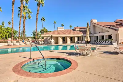 Image de Condo dans la région de Palm Springs avec accès à la piscine et au tennis!