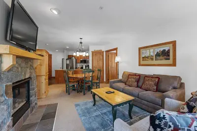 Image de Condo d'unité de coin, belles vues, très courte distance à pied de la télécabine, Wifi gratuit