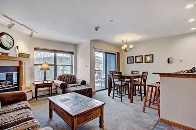 Bright 2Br 2Ba - Étapes menant à la rue principale animée + Ski-to-Town