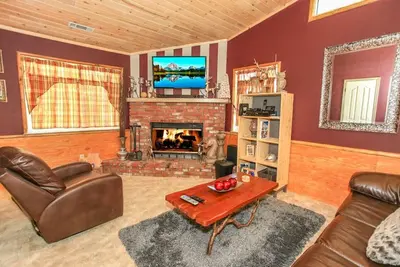 Image de Spa View Retreat - Belle maison de montagne avec Spa!