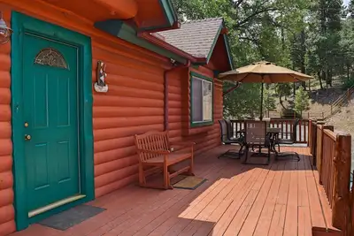 Image de Indigo Moon: Log Cabin! À quelques minutes de l'ours Mtn! Spa! Grande terrasse! Barbecue au charbon! Horseshoes! Wifi!
