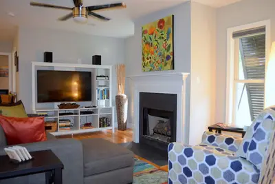 Image de Kayaks, koi, jardin et plus encore! Magnifique maison d'hôtes près de Charleston!